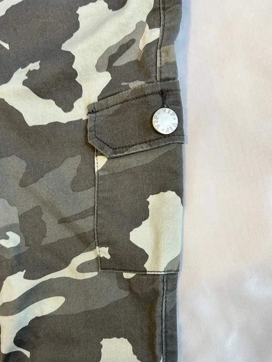 VIP Camo Cargo Pants - Green & Cream - Picture 5 of 9
